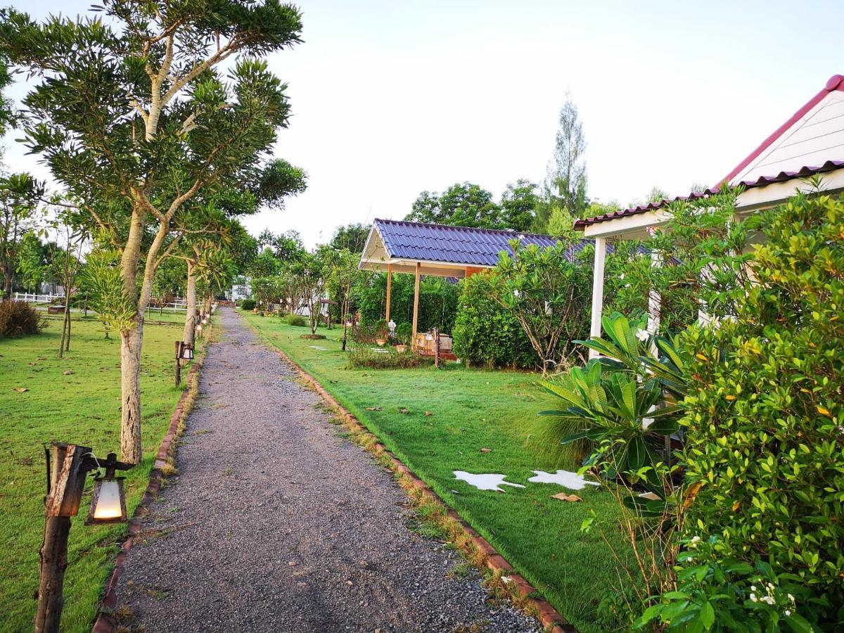 Terrua Main Ten Villa Garden Suan Phueng Exterior foto