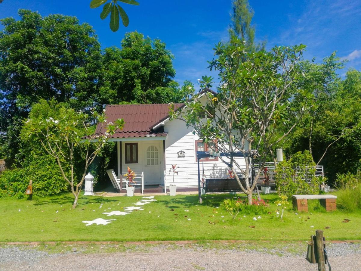 Terrua Main Ten Villa Garden Suan Phueng Exterior foto