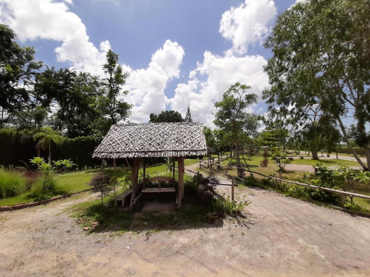 Terrua Main Ten Villa Garden Suan Phueng Exterior foto